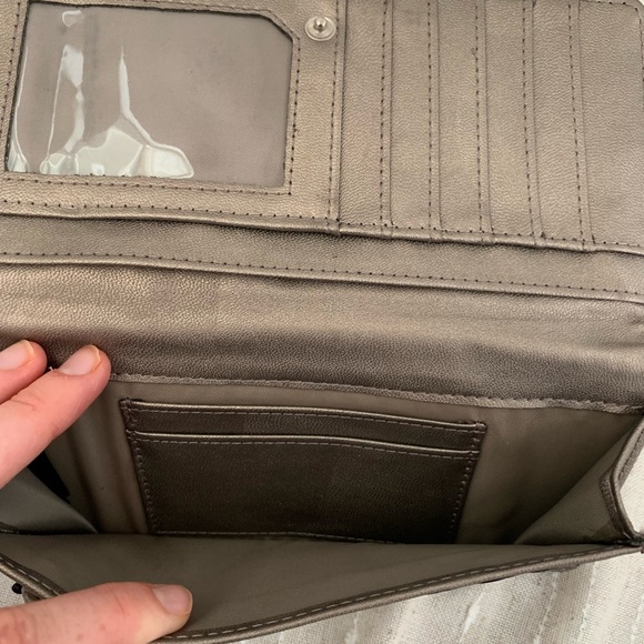 Kenneth Cole Reaction Metallic Bi-Fold Envelope Wallet - Picture 6 of 7